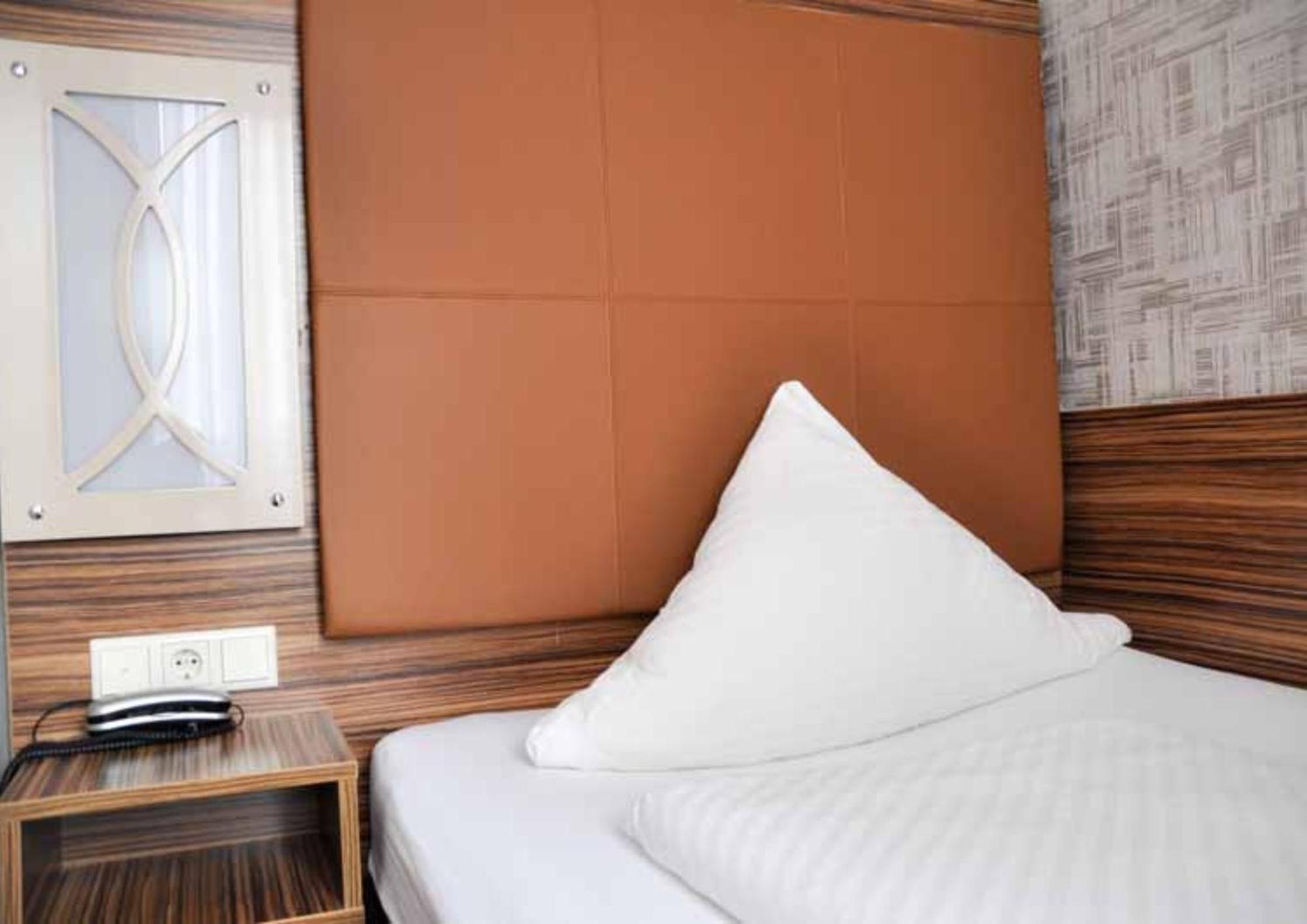 Erde Hotel Erlangen Bagian luar foto