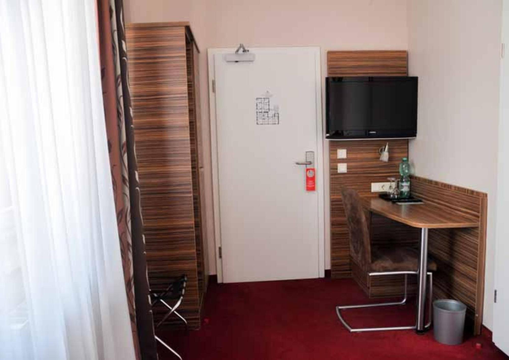 Erde Hotel Erlangen Bagian luar foto