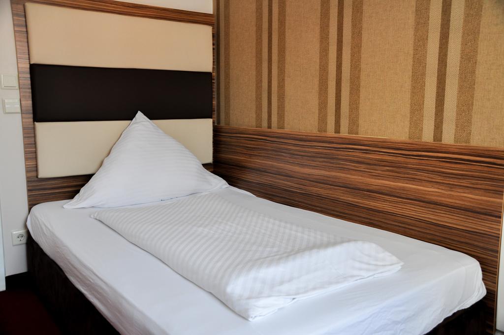 Erde Hotel Erlangen Bagian luar foto