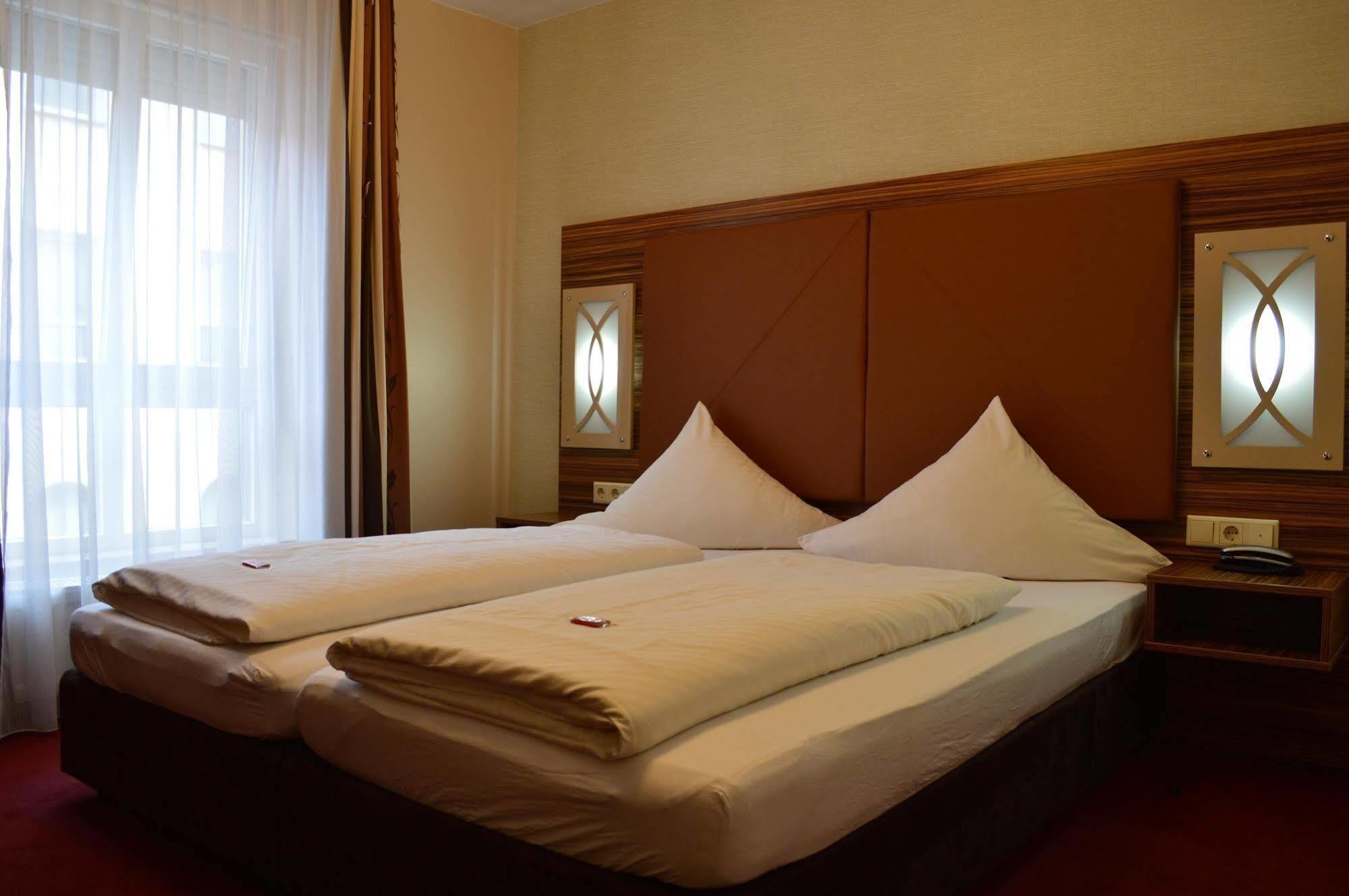 Erde Hotel Erlangen Bagian luar foto