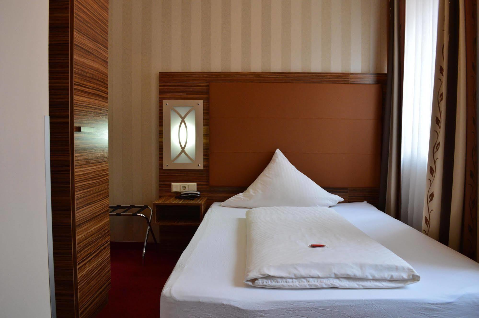 Erde Hotel Erlangen Bagian luar foto