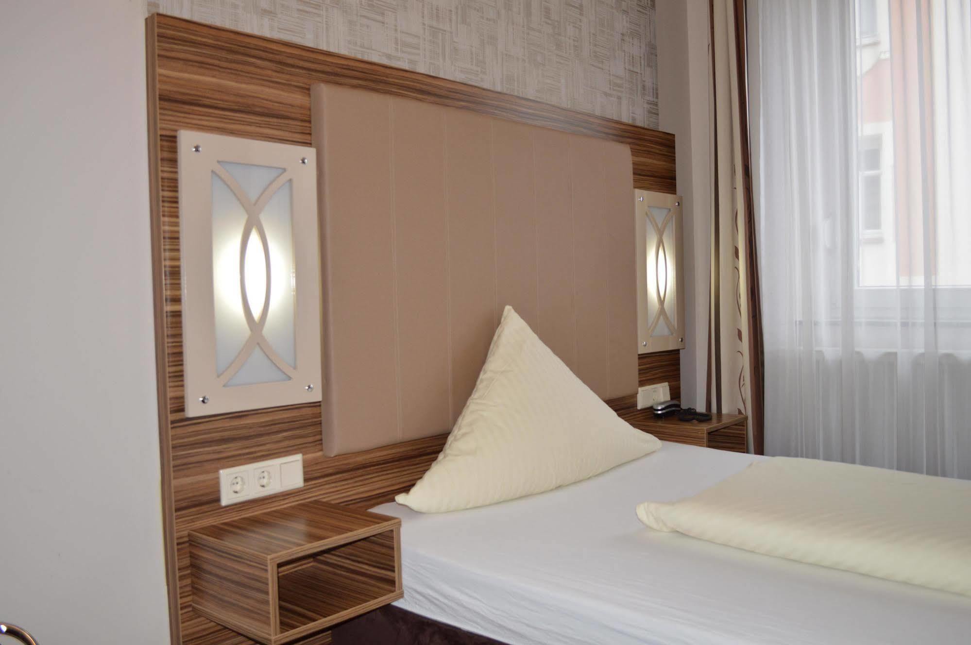 Erde Hotel Erlangen Bagian luar foto