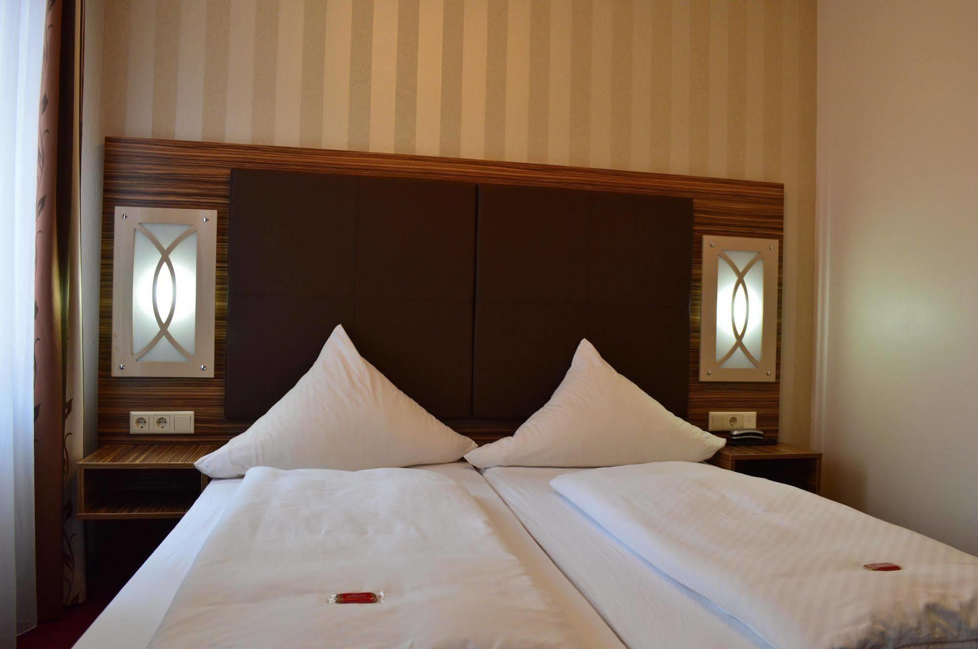 Erde Hotel Erlangen Bagian luar foto
