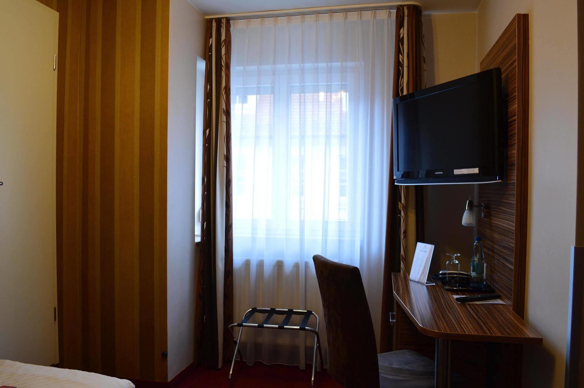 Erde Hotel Erlangen Bagian luar foto